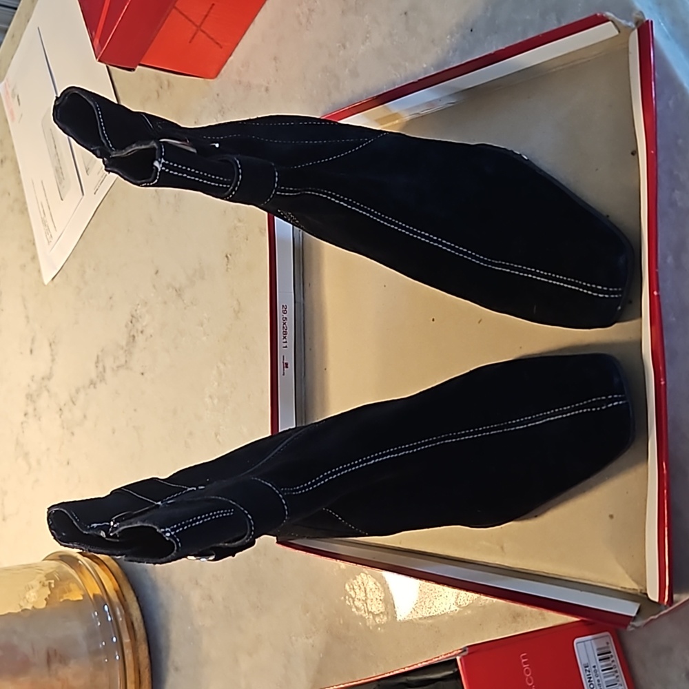 Women's shoes